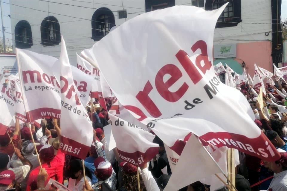 'Forma parte de las brigadas cazamapaches de la Convención Nacional Morenista', es el llamado en redes sociales.