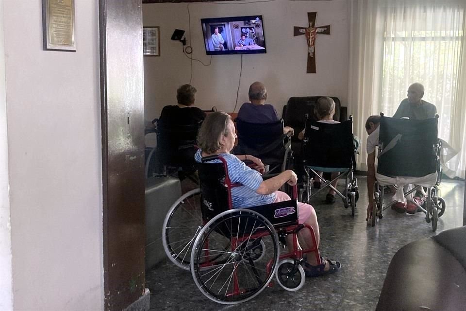 La falta de agua y las altas temperaturas afectan a los adultos mayores.