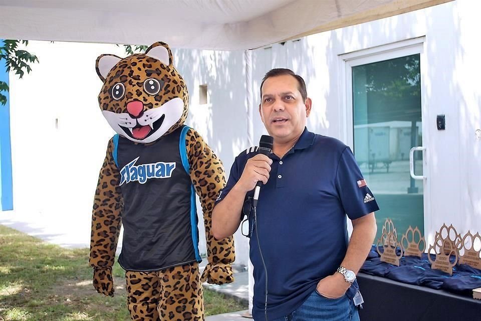 Reynaldo C. Gómez Leyja, Presidente y CEO de Servicios de Transportación Jaguar.