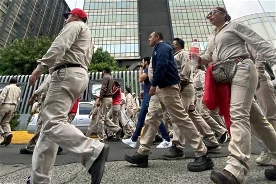 El Presidente dijo que se basificará a los petroleros de más antigüedad.