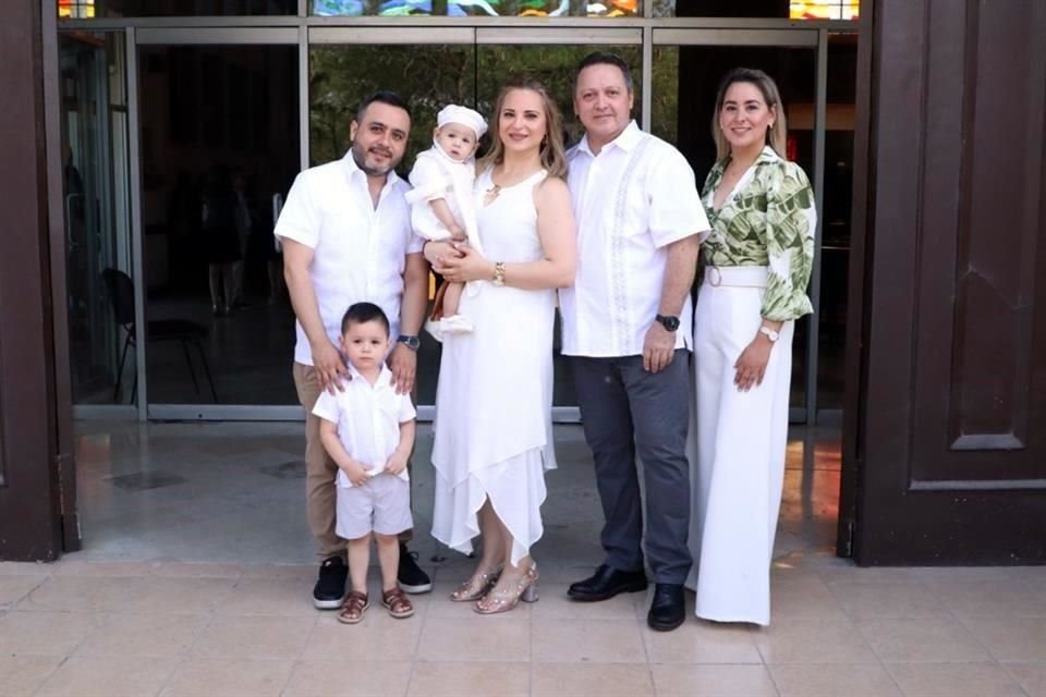 Mario Israel Núñez Carboney,  Mariano Núñez Ortega, Marissa Quintanilla Cano, Héctor Díaz, Tania Ortega de Núñez e Israel Núñez Ortega