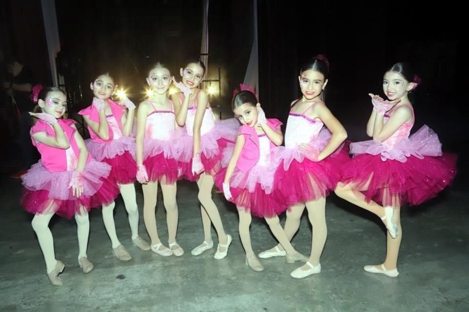 Katy Campos, Jimena Campos, María Ibargüengoitia, Anabela Rubio, Camila Rubio, Roberta Zavala y Regina Ramos