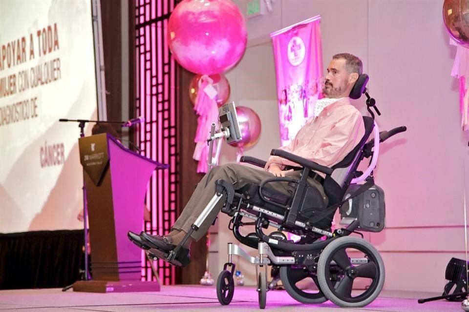Pablo Ferrara dio su charla apoyado en una programa de computadora para que se escucharan sus palabras.