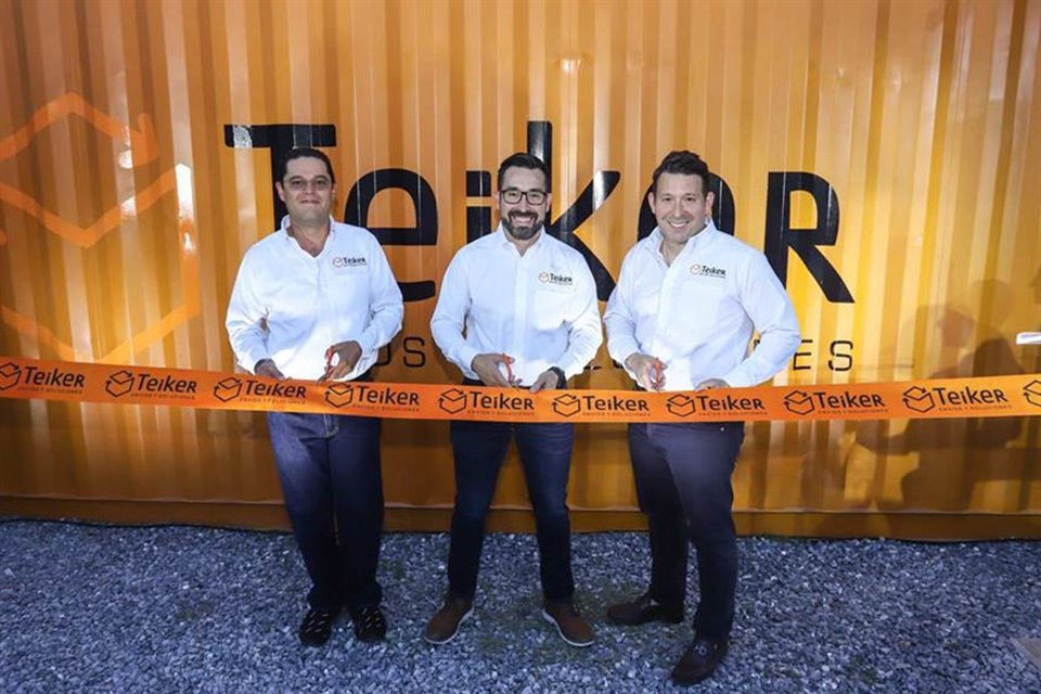 Rodrigo Sosa, co fundador; Héctor Quintanilla, CEO y co fundador, y Noé Quintanilla, co fundador, inauguraron el TEIKER HUB.