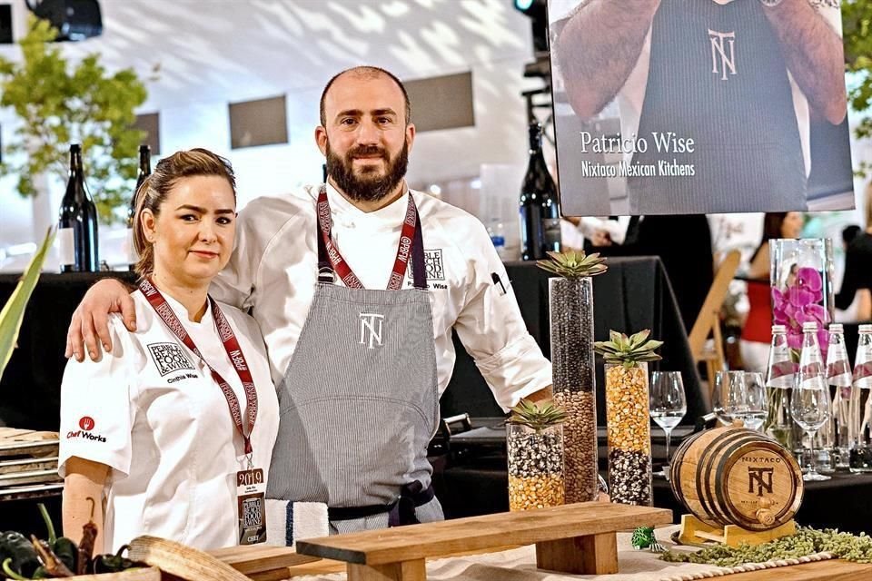 Cinthia Martínez García y Patricio Wise Lozano, esposos y fundadores de Nixtaco en el Pebble Beach Food & Wine Festival.