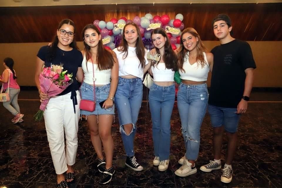 Balbina Rodríguez, Paula Villarreal, Ana Cristina Hoyt, Alina Yáñez, Andrea Canavati y Daniel Rubio