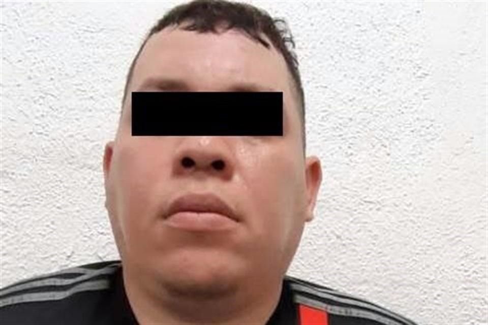 El detenido fue identificado como Juan Ángel B., de 37 años, dijo una fuente policial.
