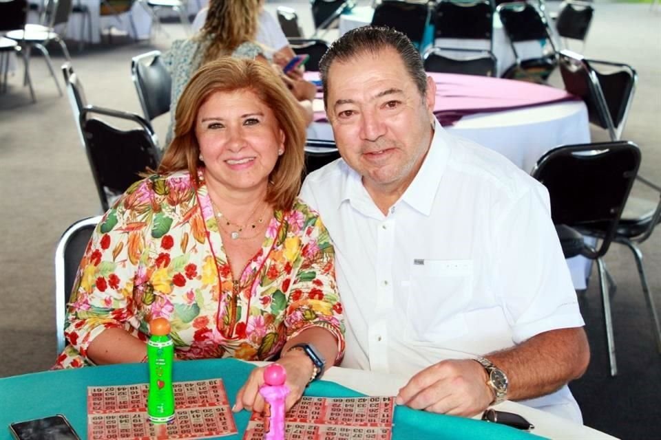 Laura Lozano de González y Héctor González Guajardo