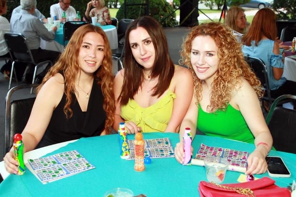 Patricia Enríquez, Beatriz Estrada y Laura Vargas