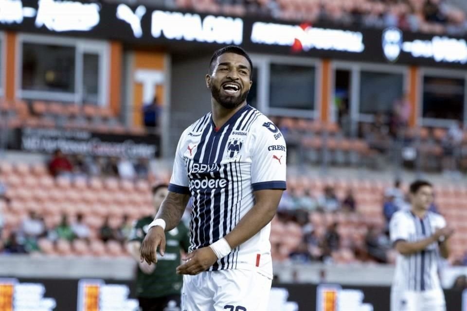 Rodrigo Aguirre debutó con el Monterrey, pero no tuvo chances de mostrarse.