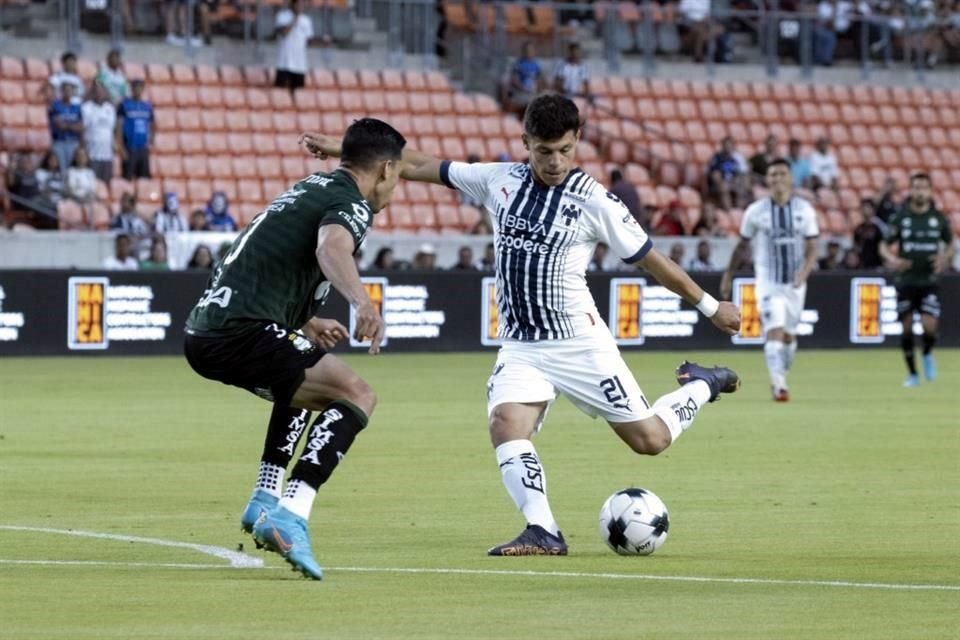 'Ponchito' González inició el partido.
