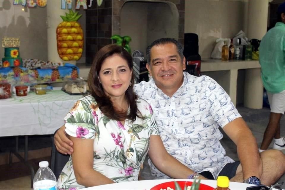 Ninel Cravioto y Ramiro Sánchez