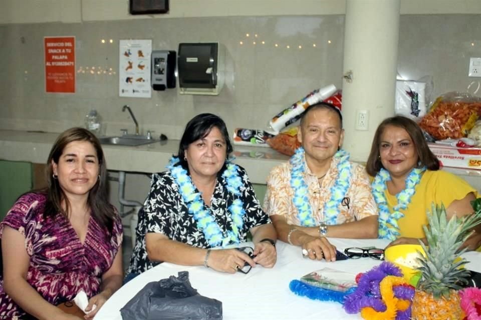 Lolis Antonio, Mirna Bernal, Francisco Bernal y Rosa Isela Flores