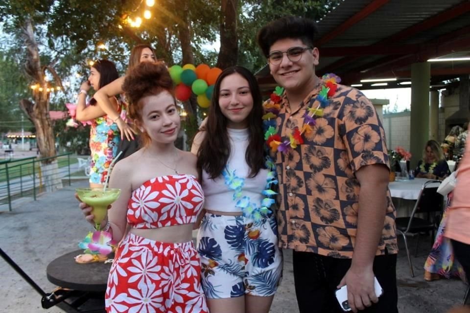 Andrea González, Renata Sarquis y Guillermo Palacios