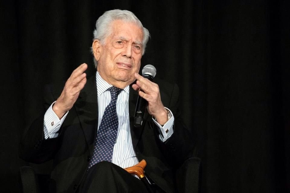 Mario Vargas Llosa ha criticado al Gobierno de AMLO.