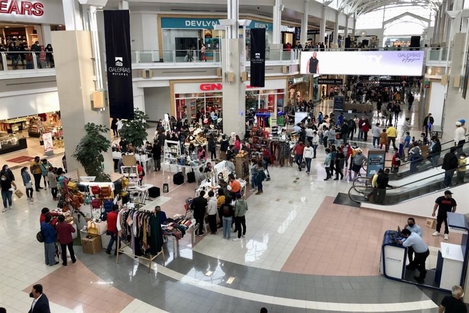 Concanaco Servytur propuso que sector de comercio y servicios sea excluido de reforma para reducir jornada laboral de 48 a 40 horas.