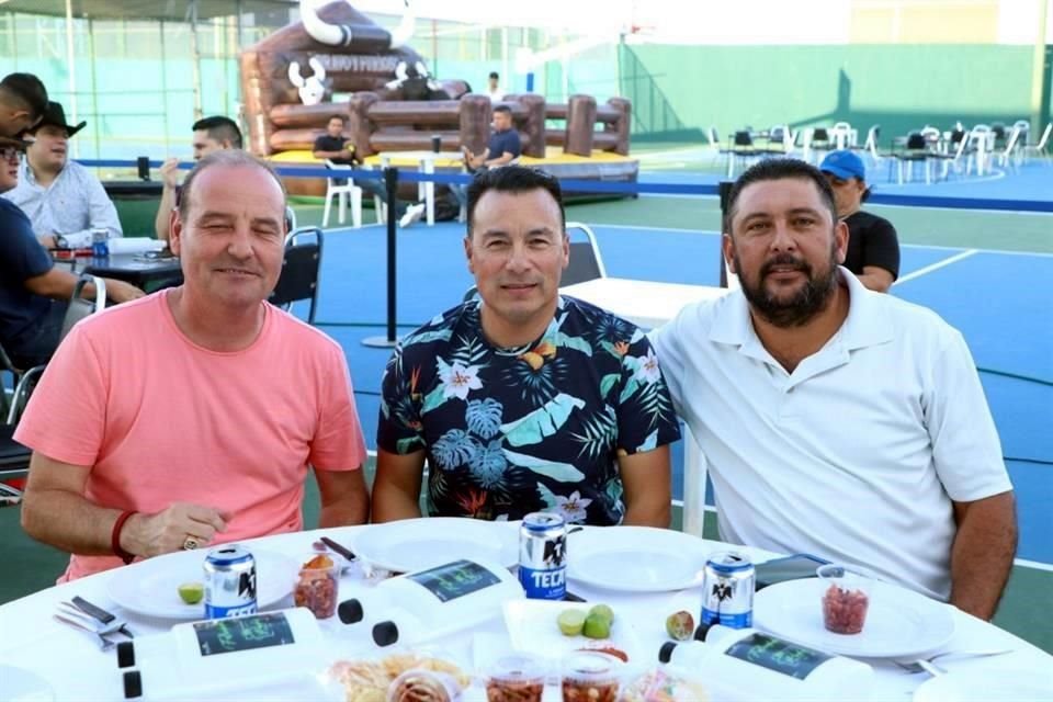 Rubén González, Mario Solano y Francisco Castro