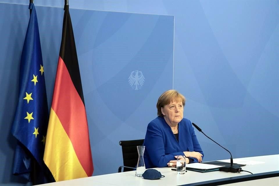 Angela Merkel rechaza la idea de liberar las protecciones intelectuales, según una portavoz de su Gobierno.