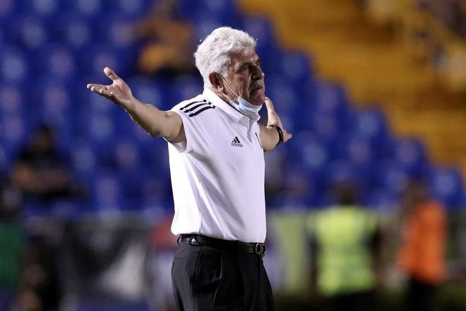 El estratega dejará el banquillo felino al final de la temporada.