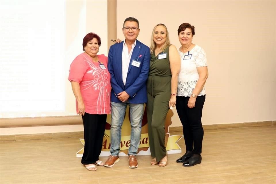 Myrna Elba Gómez, César Villanueva, Sandra Arely Madrigal y Eendina Martínez