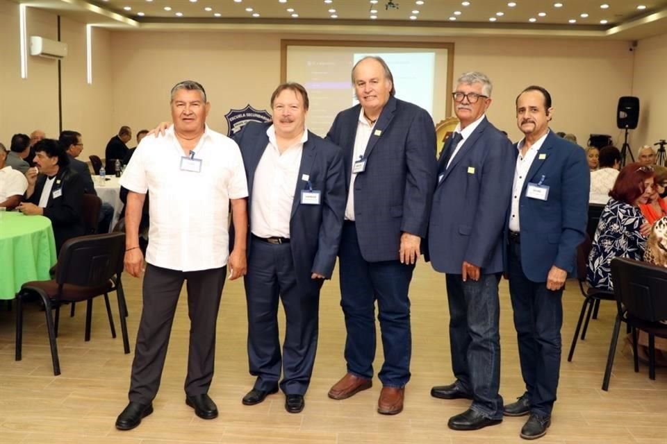 Elías Alcocer, Pepe Carrillo, Manuel González, Chuy Cantú y Óscar Adame