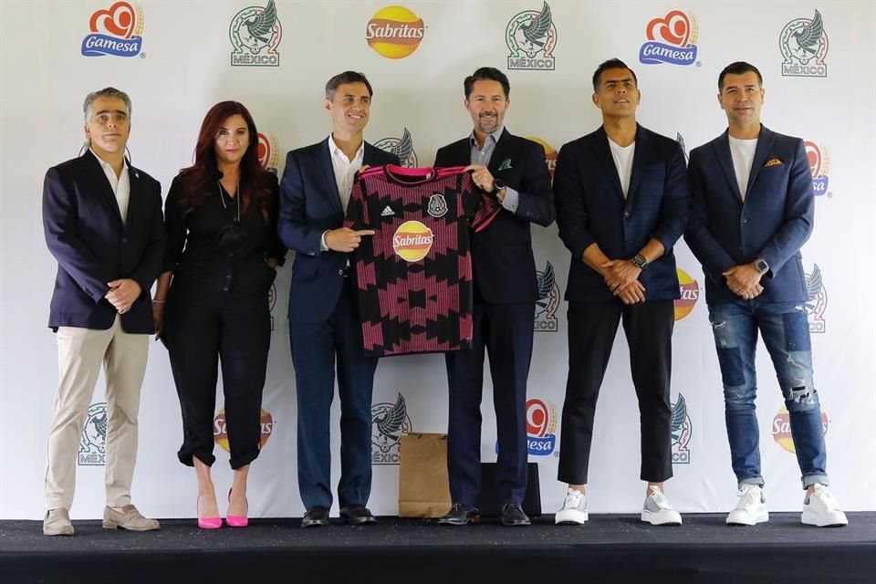 La Selección Mexicana presentó dos nuevos patrocinadores.