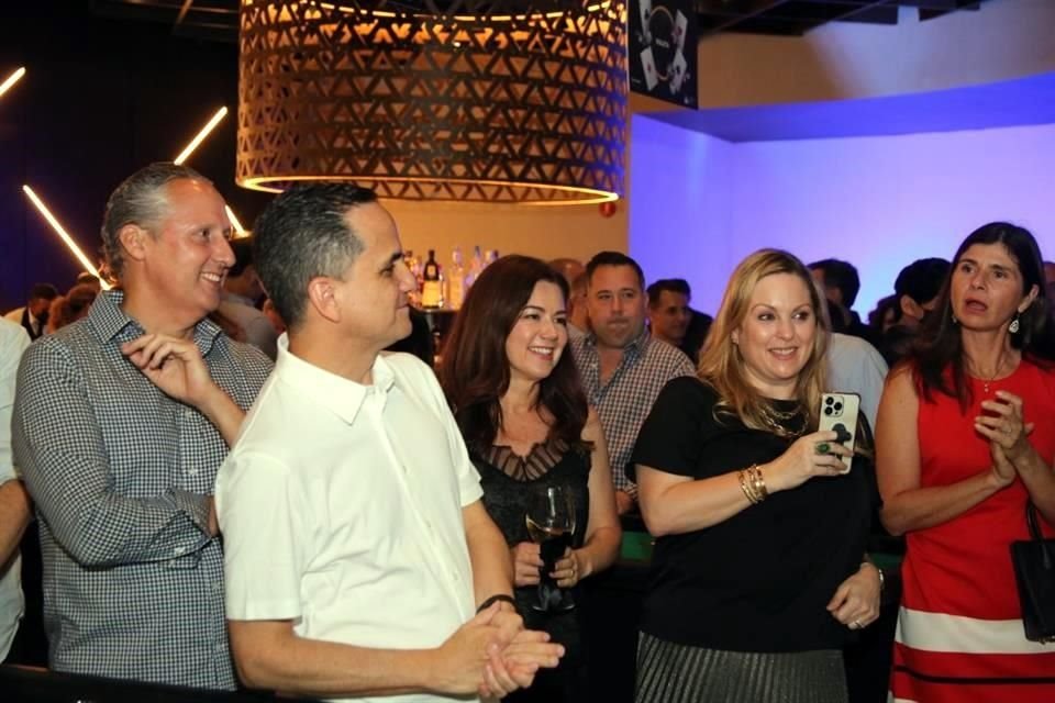 Jorge Ruiz Cortazar y Gaby Zambrano