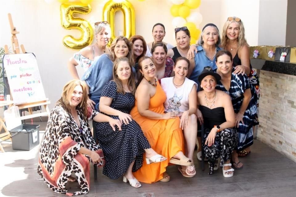 La cumpleañera celebró sus 50 años con una reunión entre amigas.