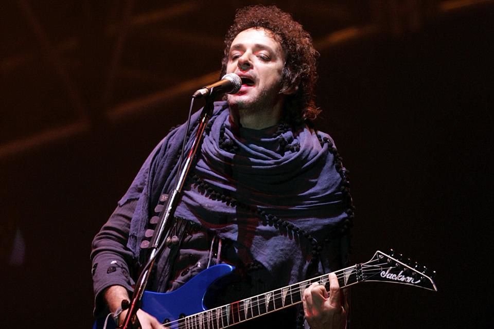 Gustavo Cerati volverá a sonar ahora con el proyecto '14 Episodios Sinfónicos en Vivo', el cual incluye 'Lisa' un tema grabado en el Auditorio Nacional.