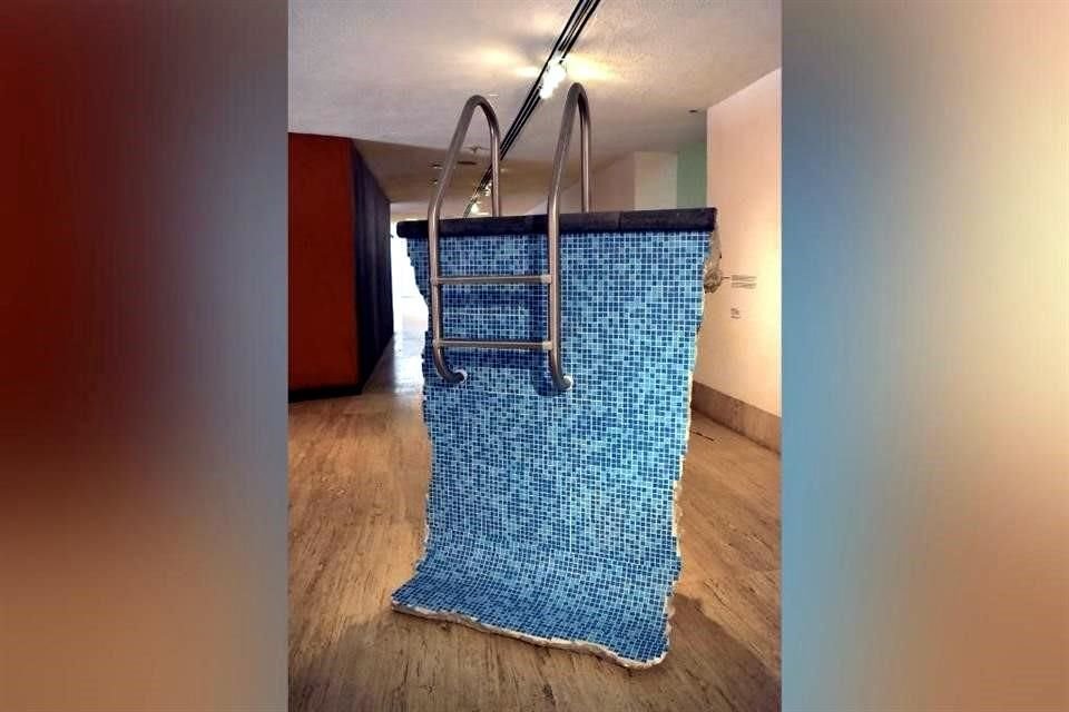 En las obras de Táboas se explora la reacción de los materiales ante la luz y el color.