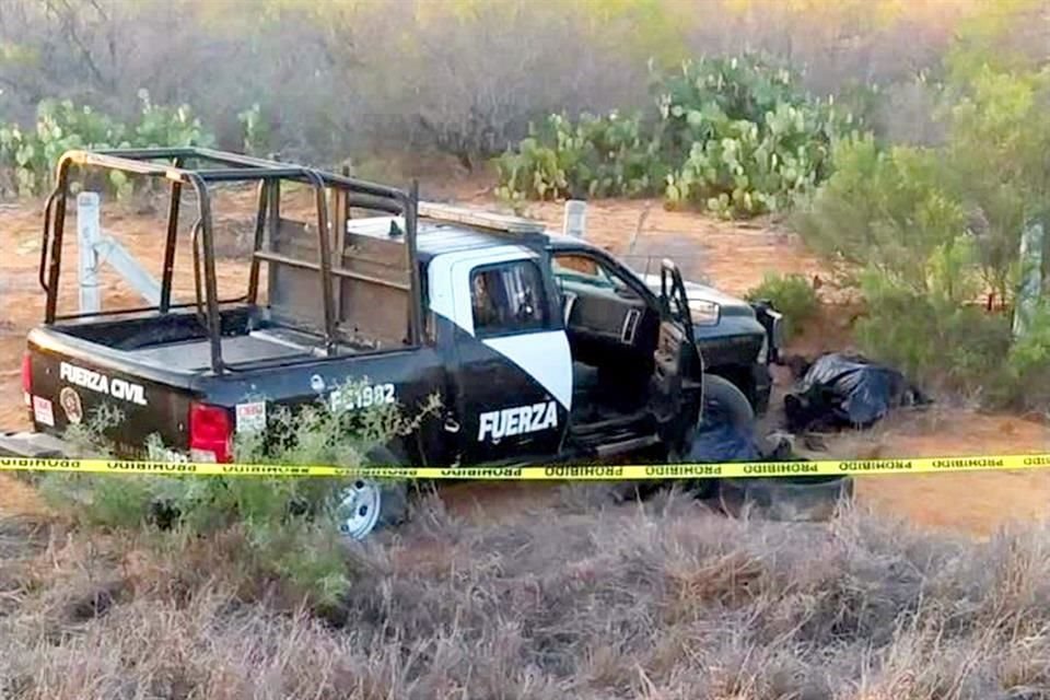 Diez policías de Fuerza Civil fueron atacados la madrugada del domingo por un comando criminal en la Carretera a Colombia.