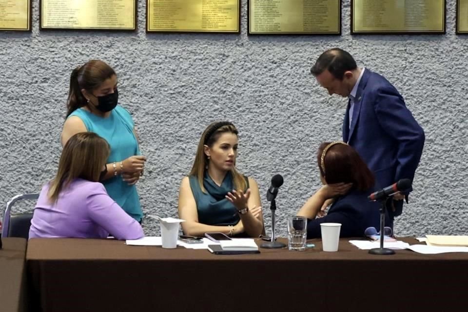 El dictamen se aprobó con 7 votos a favor y la abstención del Diputado local del PVEM, Raúl Lozano.