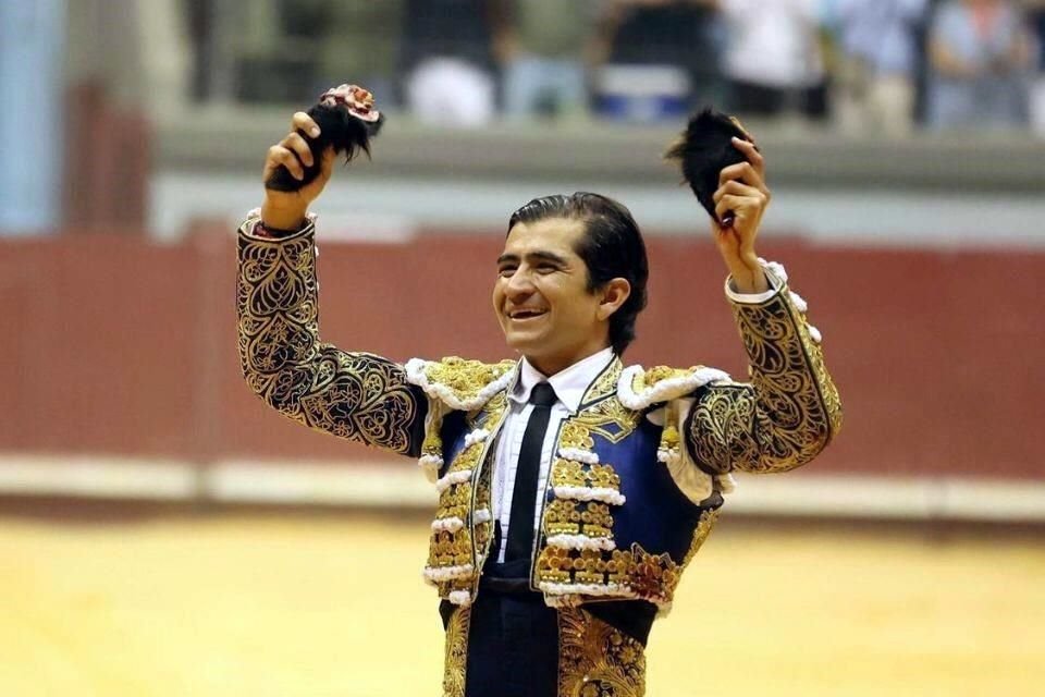 El mexicano cortó dos orejas en Burgos.