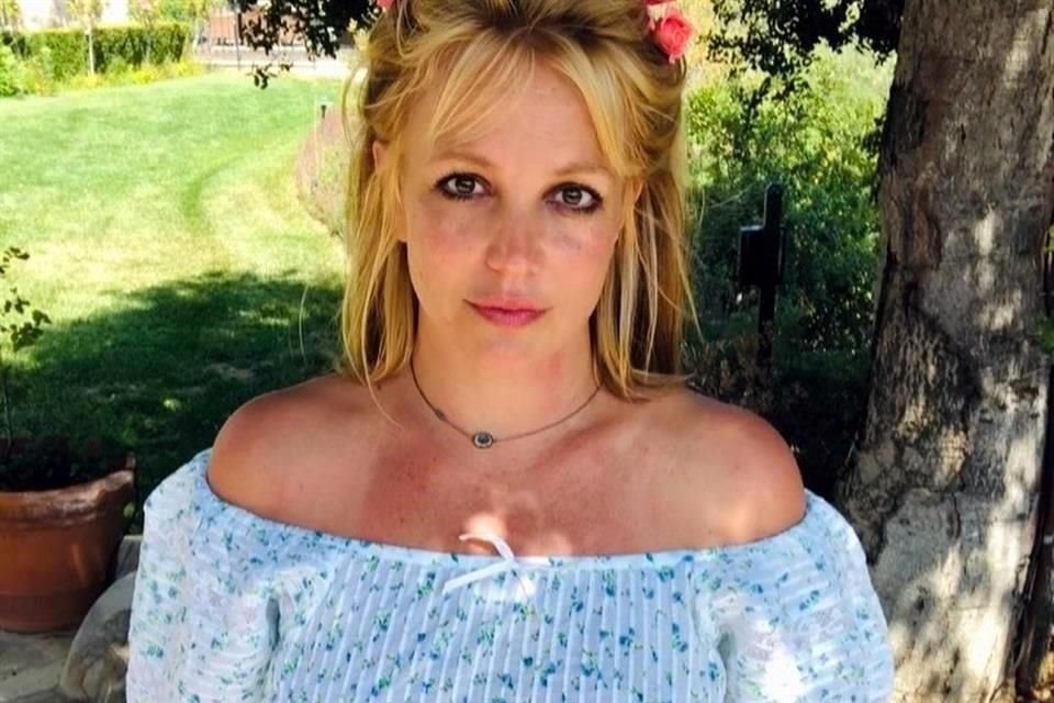 Un juez concluyó que el ex esposo de Britney Spears que llegó a interrumpir la boda de la cantante sea enjuiciado por acosarla.