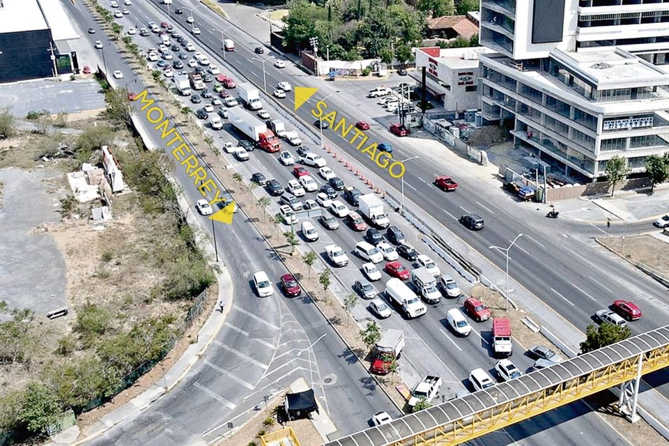 A bordo de sus vehículos, cuatro conductoras cerraron la Carretera Nacional a la altura de La Rioja.