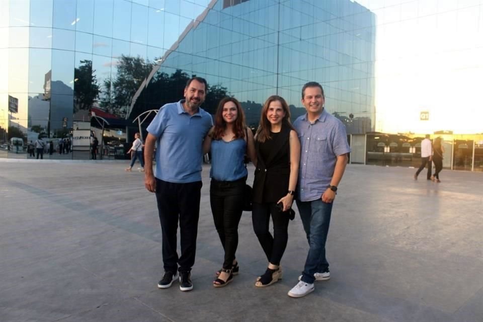 Carlos Gómez, Miriam Guajardo, Beatriz Saenz y Tino Zepeda