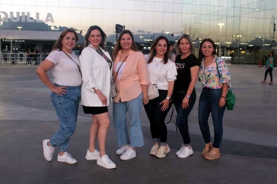 Lucía López, Sandra Cavazos, Gloria Flores, Myrena Olveda, Mónica Guzmán y Karina Saldívar