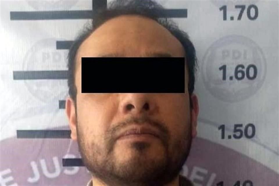 Un profesor investigado por presuntamente haber cometido abuso sexual de alumnos de un kínder en Ecatepec fue detenido.