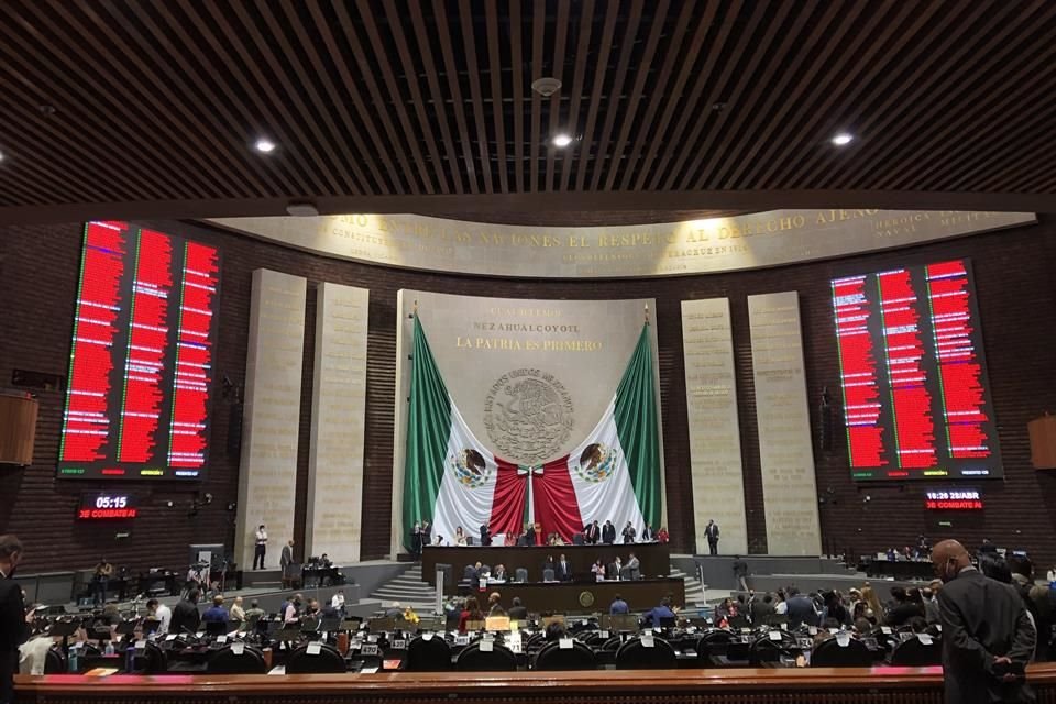 La Cámara de Diputados recibió iniciativa del Ejecutivo federal sobre reforma en la Guardia Nacional, diputados la votarán el viernes.