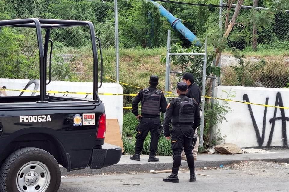 El hallazgo fue reportado a las 18:00 horas en el terreno ubicado en la calle Santos Cantú Salinas y Río Nazas, en la Colonia Altamira.