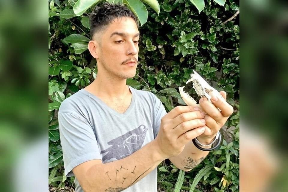 El zoólogo Andrés Cota Hiriart publica libro donde se entremezcla la divulgación crónica y ensayo.