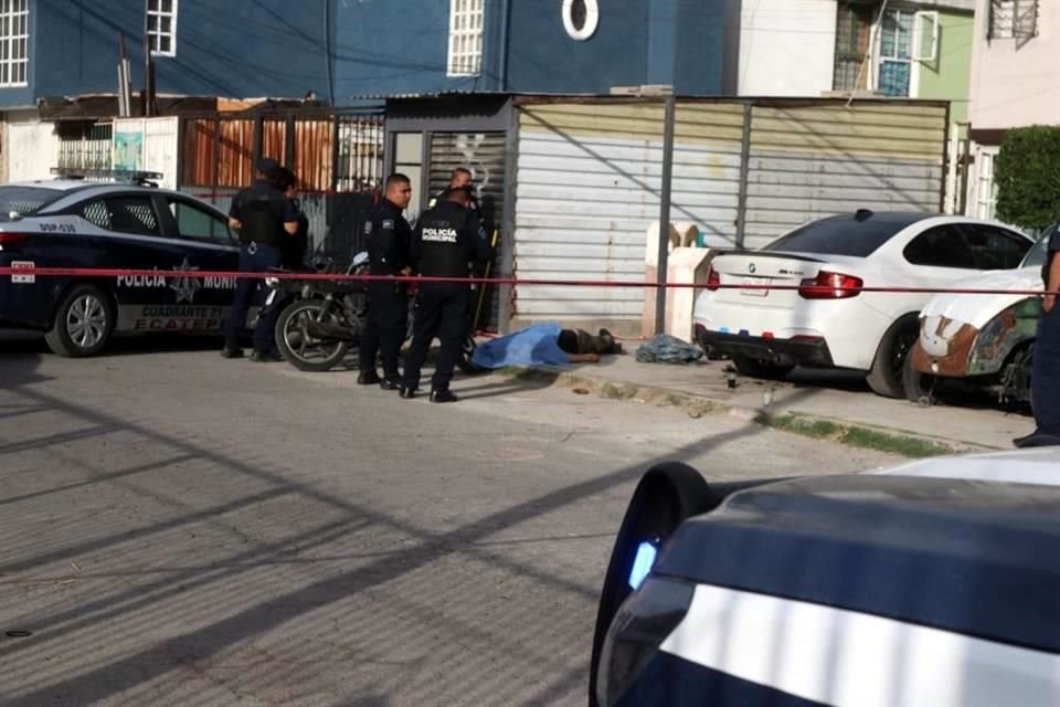 Un hombre de alrededor de 35 años fue asesinado en la Colonia Viveros Ecatepec.