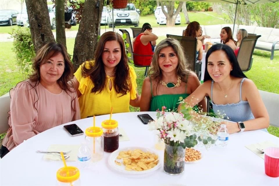 Lidia García, Elsa Delgado, Lety Lumbreras y Chiquis Urdiales