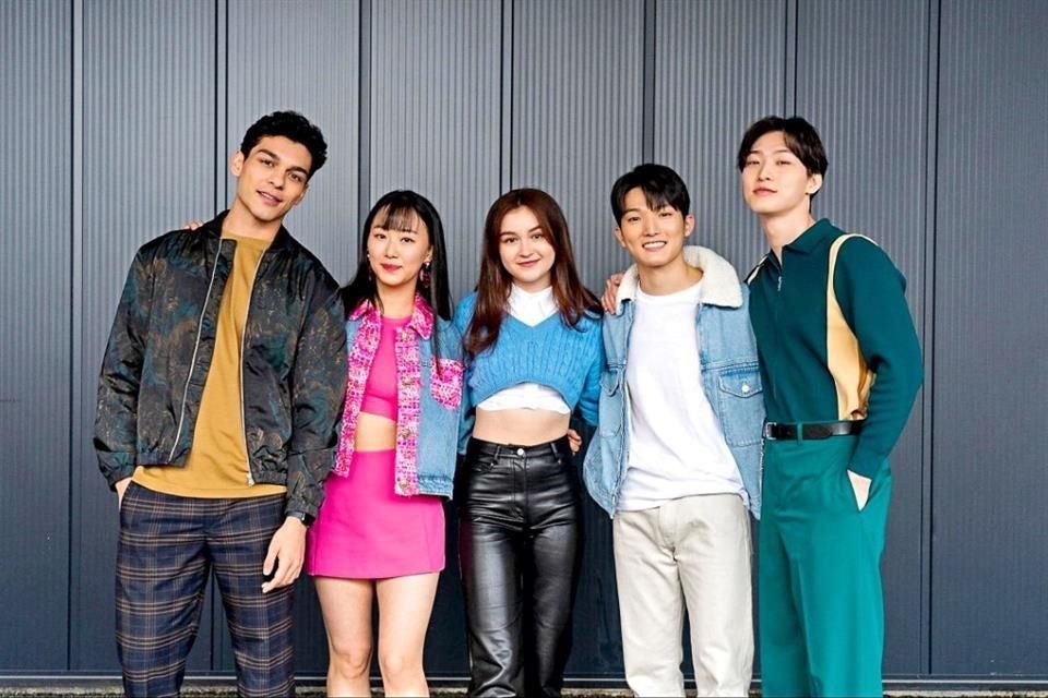 La cineasta mexicana dirigió varios episodios de 'XO: Kitty', serie de Netflix enclavada en los k-dramas y producida por Jenny Han.