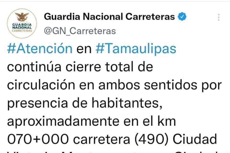 Desde las 7:00 horas la Guardia Nacional, a través de sus redes sociales, informaba del cierre total de esta carretera, a la altura del kilómetro 490, en el paraje el Tomaseño, en Hidalgo, Tamaulipas.