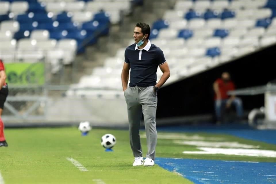 El auxiliar técnico de Rayados, Aldo De Nigris, fue suspendido un partido por su publicación en redes sociales.