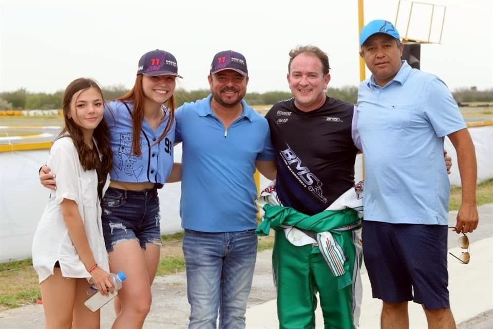 Valentina Alvarado, Valeria Alvarado, Jovan Alvarado, Salvador Bortoni y Javier Herrera