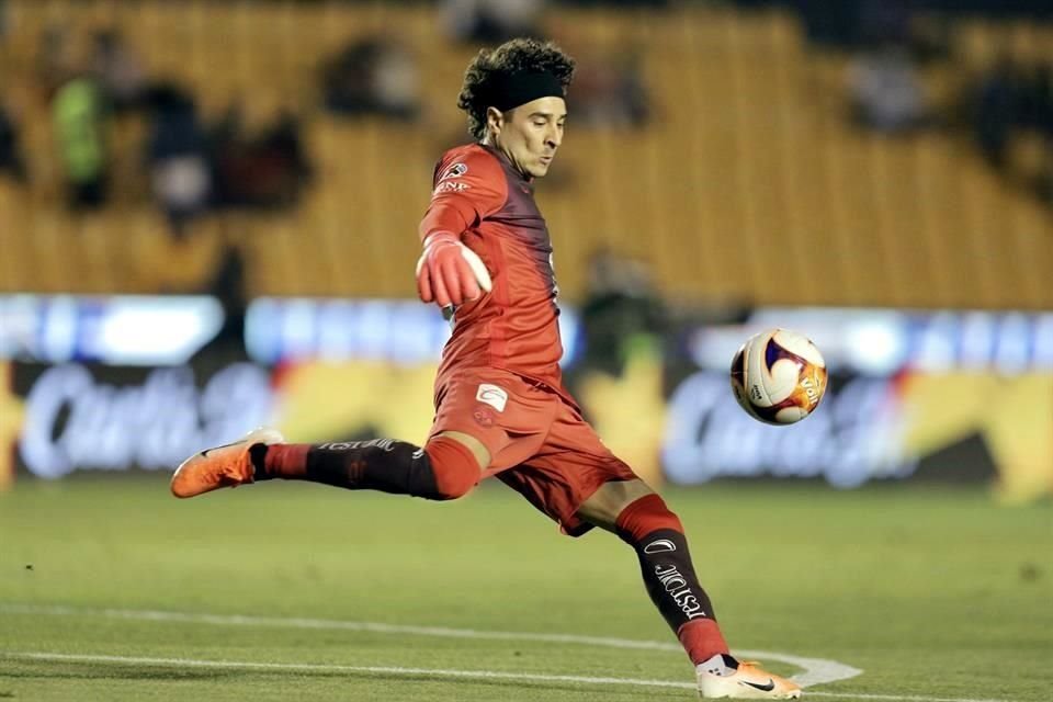 Guillermo Ochoa es de los estandartes del América.