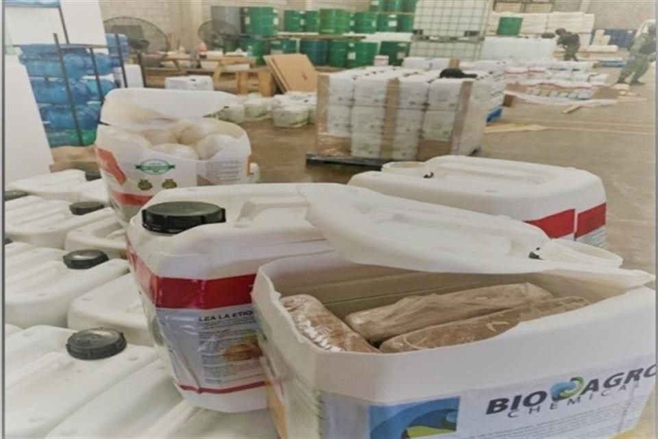 542.72 kilogramos de fentanilo que, según informes de la DEA, es hasta 40 veces más potente que la heroína.