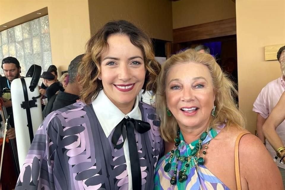Ana Coello de Nájera con Alondra de la Parra